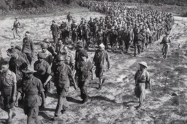 800px-Dien_Bien_Phu_1954_French_prisoners.jpg