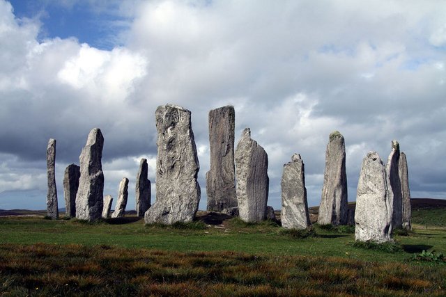 Calanais-standing-stones-Isle-of-Lewis.jpg