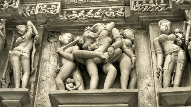 Khajuraho-Idols-1.jpg