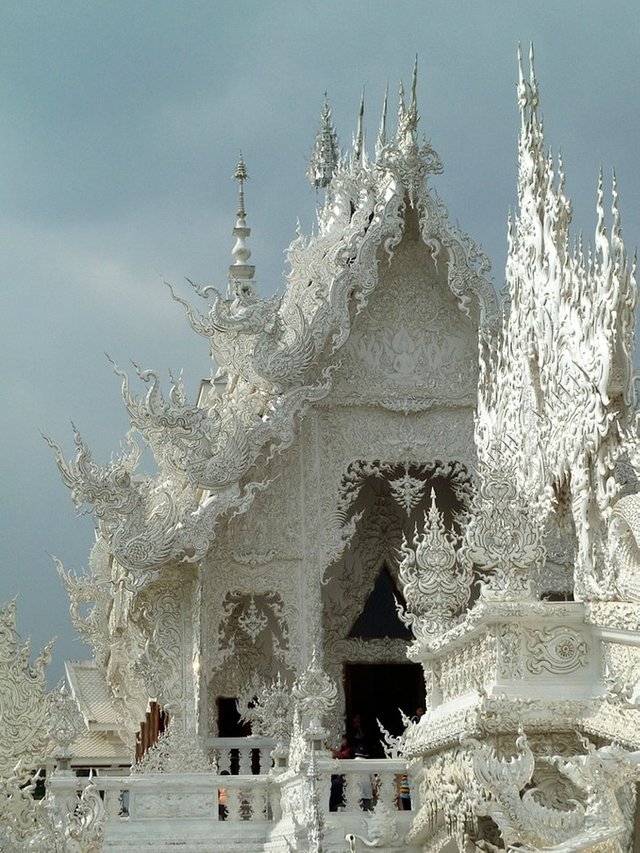 white-temple-thailand-1.jpg