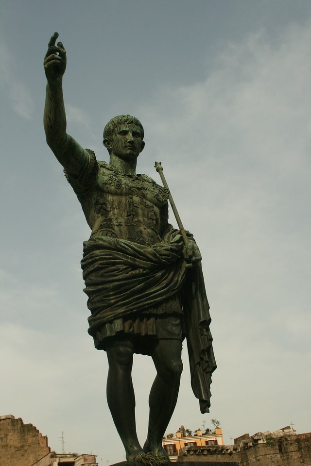 gaius-iulius-caesar-440814_1280.jpg