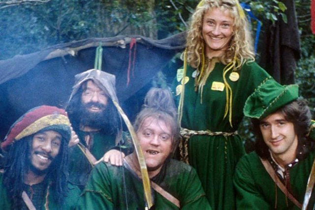 maid_marian_and_her_merry_men_gang-960x640.jpg