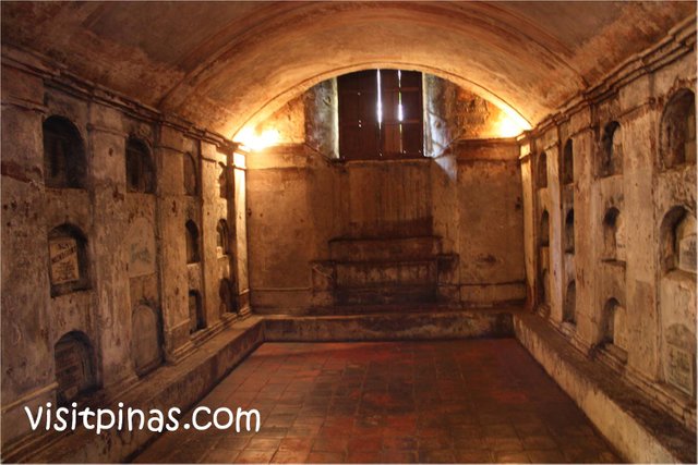 Crypts-in-Underground-Cemetery-Nagcarlan-Laguna.jpg