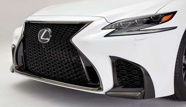 x17-04-10-lexus-ls-f-sport-grille.jpg.pagespeed.ic.b9ppnIkQnB.jpg