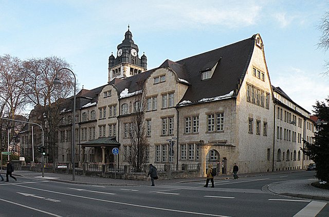 800px-Universitäts_Hauptgebäude._Jena.jpg