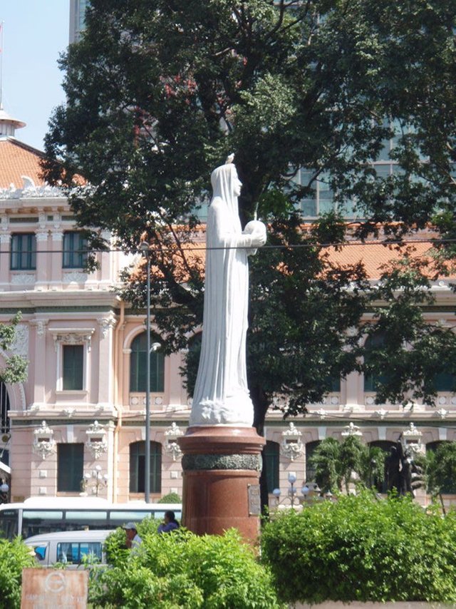 The-Madonna-with-the-Old-Post-Office-in-the-background-2.jpg