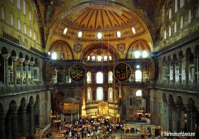 Inside Aya Sofya.jpg