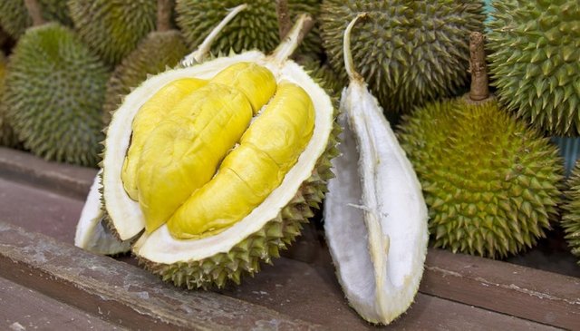 nadir-bulunan-dunyanin-en-pahali-meyvesi-durian.jpg