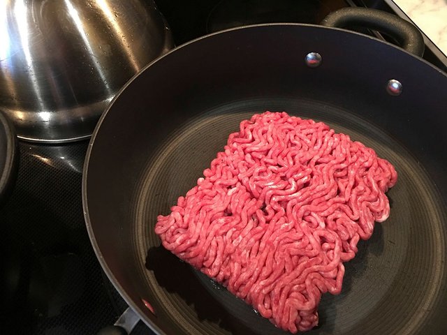 Hamburger in pan.JPG