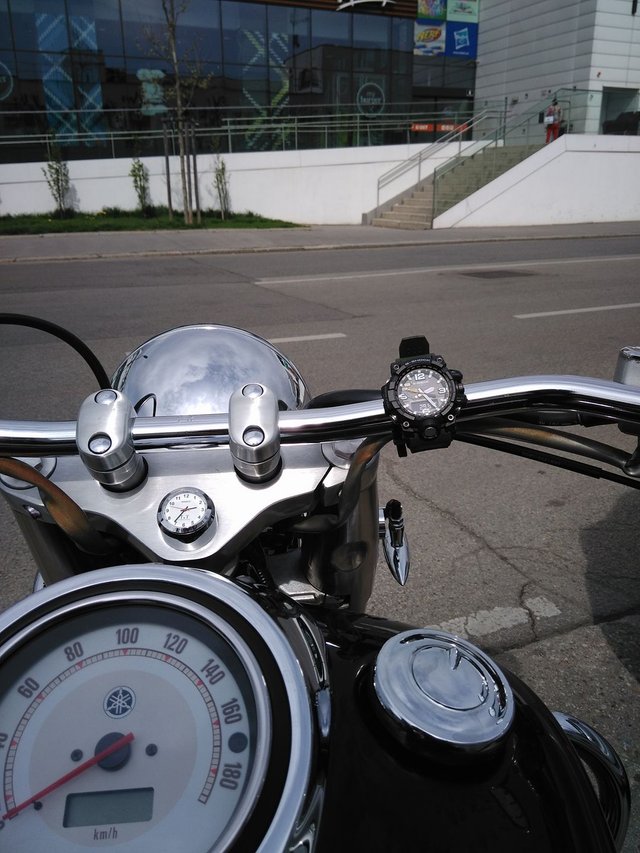 Motorrad Uhr Casio.jpg