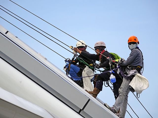 rappelling-755399__480.jpg