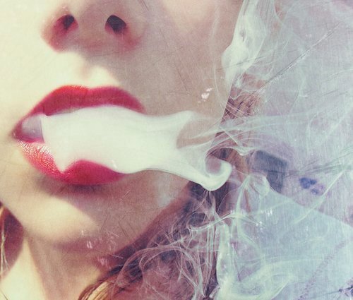 girl-lips-red-smoke-vintage-Favim.com-300475_large.jpeg