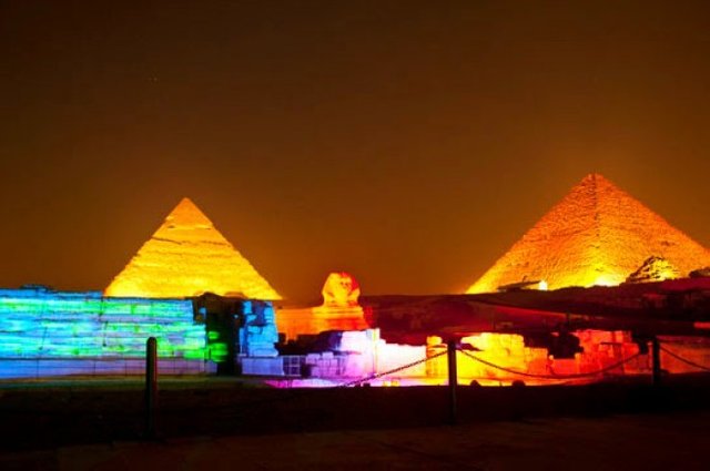 great-pyramid-of-giza-at-night-2-660x438.jpg