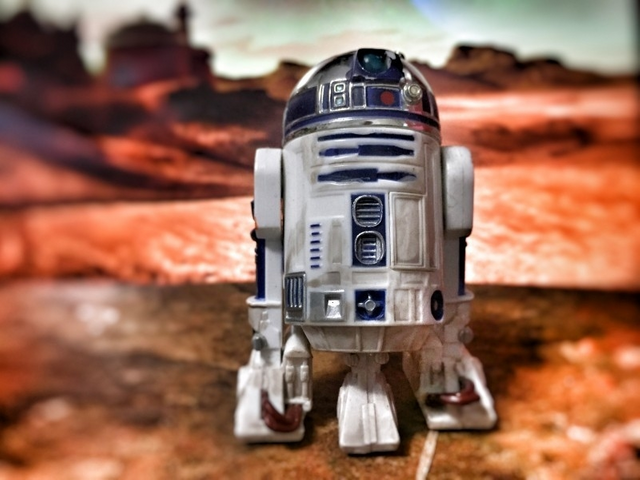 toy-robot-star-wars-object-figure-little-robot.jpg