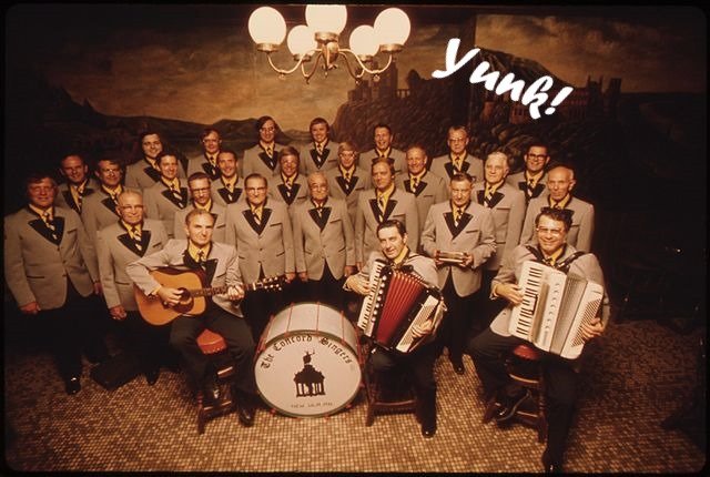 Yunk640px-GROUP_PHOTOGRAPH_OF_THE_CONCORD_SINGERS,_MEMBERS_OF_THE_COMMUNITY_OF_NEW_ULM,_MINNESOTA,_WHO_SPECIALIZE_IN_GERMAN..._-_NARA_-_558260.jpg