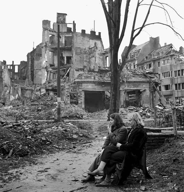 cologne 1945.jpg