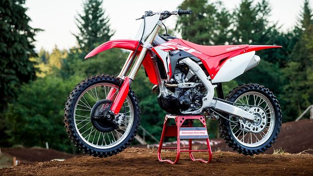 18_CRF250R_STATIC_01.jpg