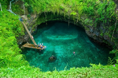 This is a natural swimming pool in Lotofaga, Upolu island, the Independent State.png