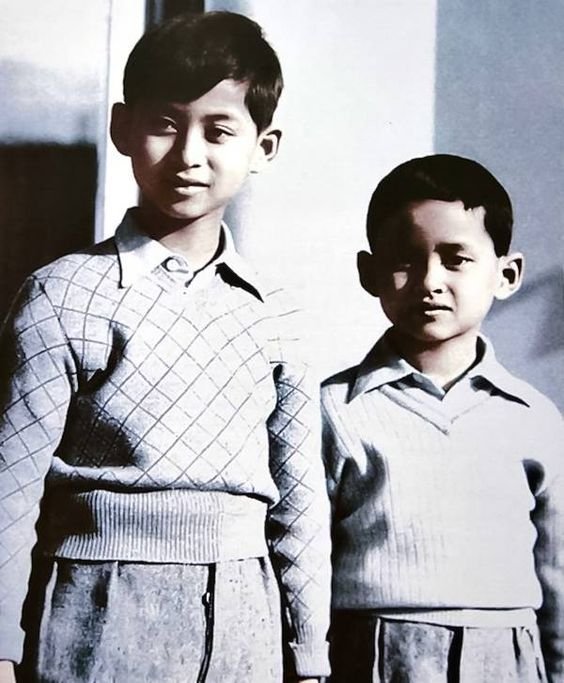 Bhumibol Adulyadej and  Ananda Mahidol.jpg