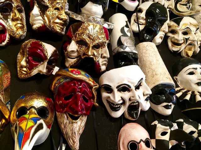 masks-2415706_1920.jpg