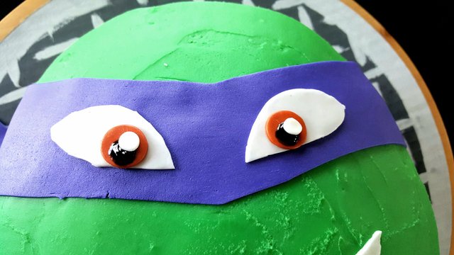 donnieCake_eyes.jpg