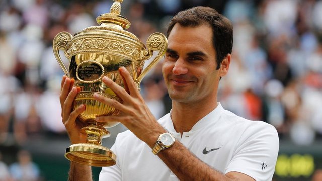 03_Federer_2017_Wimbledon_Crown.jpg