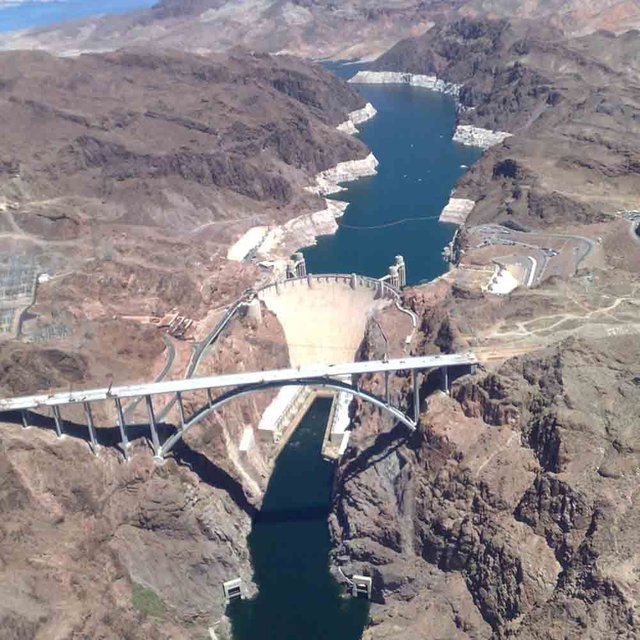 Hoover_Dam_aerial_view_1.jpg