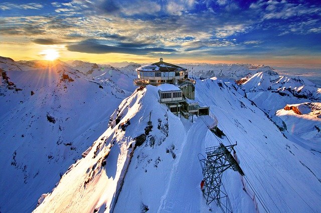 schilthorn-3033448_640.jpg