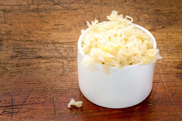 10-foods-prevent-cancer-sauerkraut.jpg