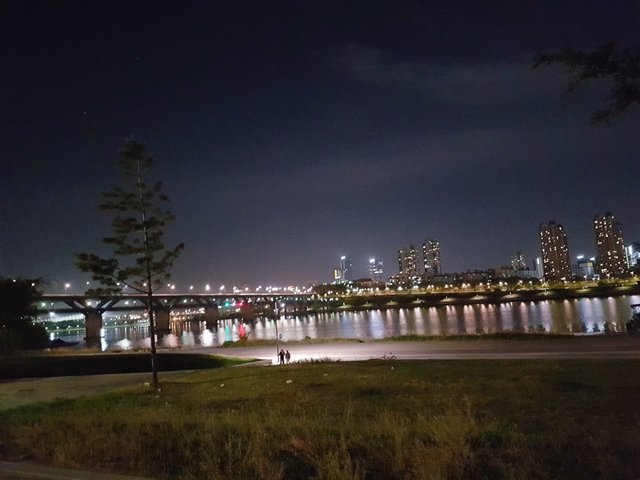 moment_han river.jpeg