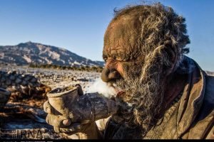 iranian-man-goes-60-years-without-a-bath-01_11893826933_o-300x200.jpg