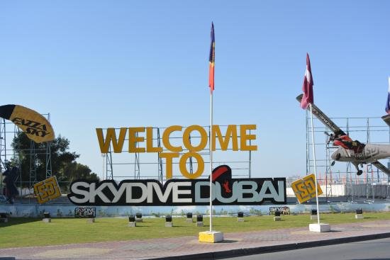 skydive-dubai-palm-drop.jpg