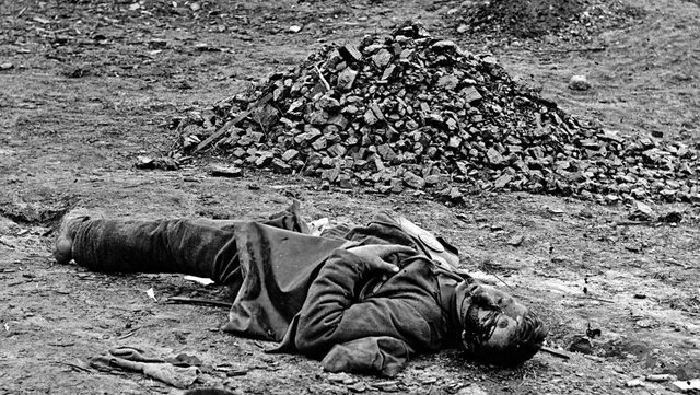 httpsgetwallpapersinhd.comimagesmediuma-american_civil_war_dead_south_carolina_soldier-1394791.jpg