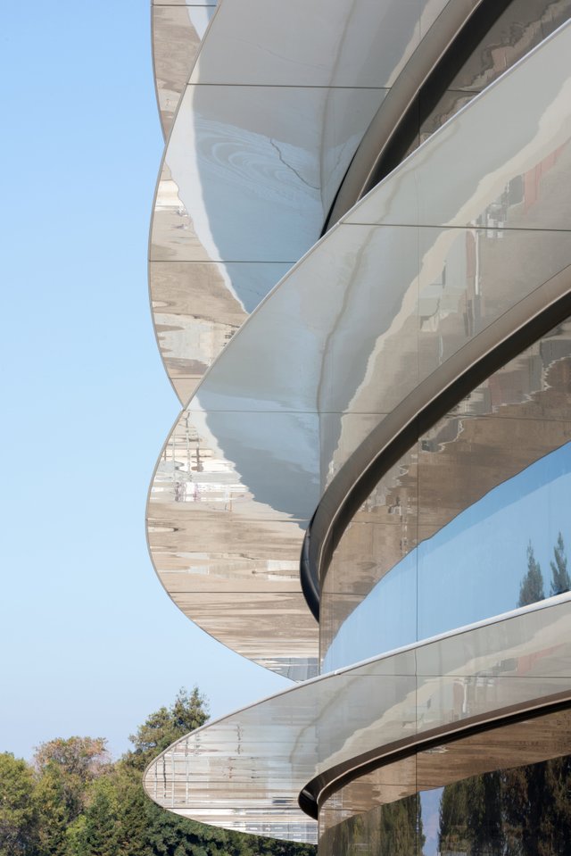 apple-park-photo-4-building-closeup.jpg