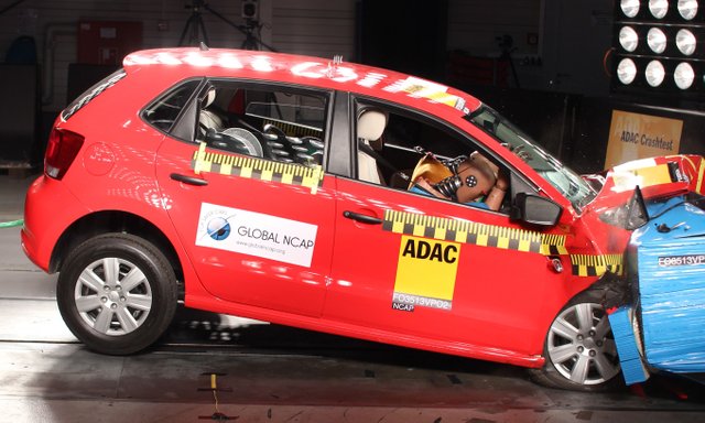 VW-Polo-no-airbags-crash-test.jpg