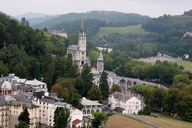 Lourdes1.jpg