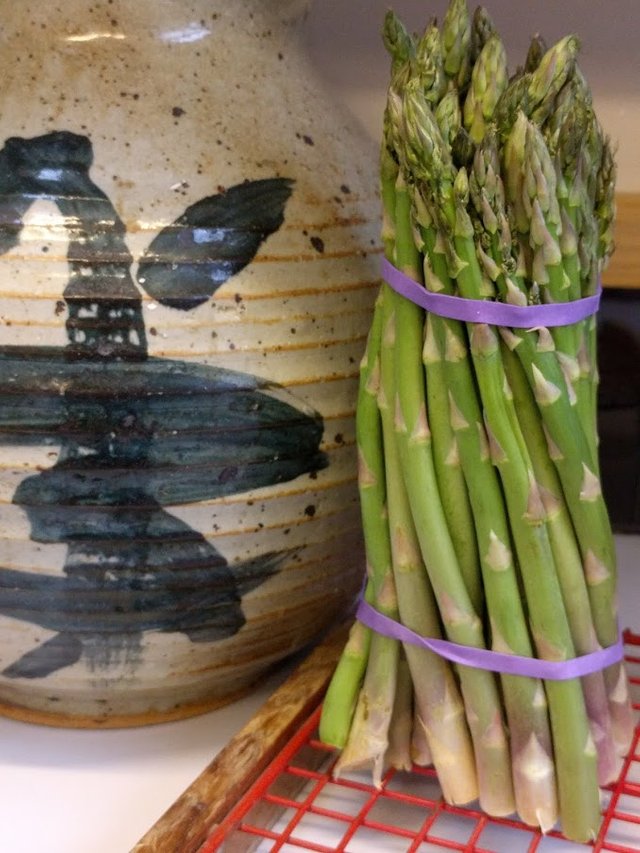 asparagus with pot.jpg