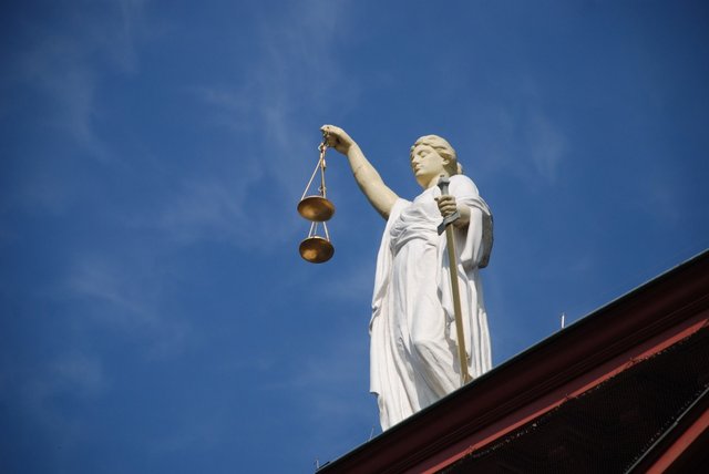 case_law_lady_justice_justice_right_court_scale_sword_contrast-897175.jpg