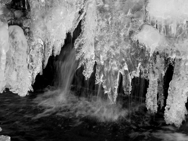waterfall and ice.JPG