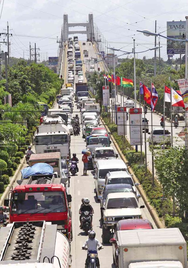 1 - Traffic in Mactan Bridge.jpg