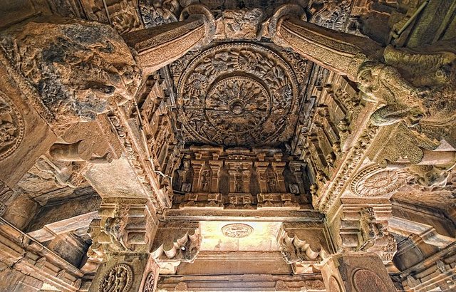 800px-Durga_Temple_Ceiling,_Aihole,_Karnataka.jpg