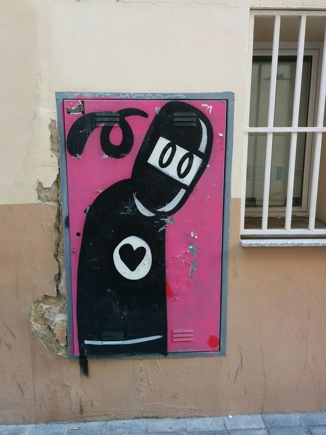 graffiti-valencia-spain-ninja-extraterrestre-love-amor-steemit-trenz (54).jpg