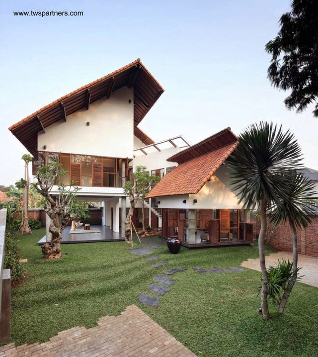 Casa tropical en Jakarta, Indonesia.jpg