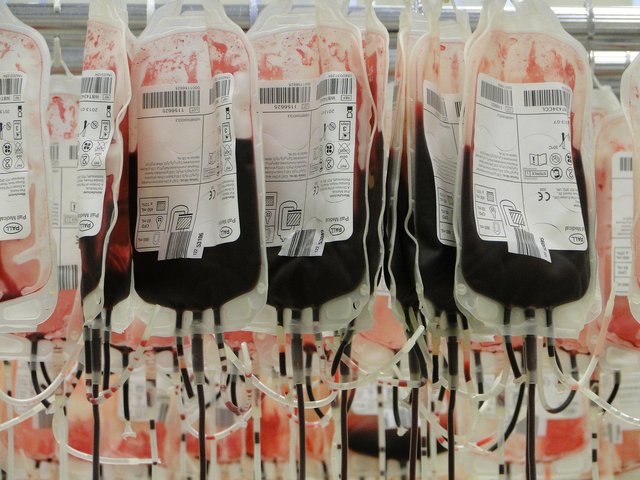 blood-bags-91170_1920.jpg