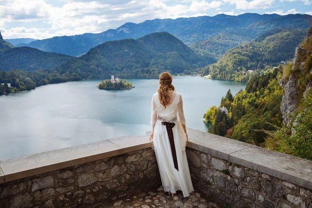 View-from-Bled-Castle-to-the-Lake.jpg