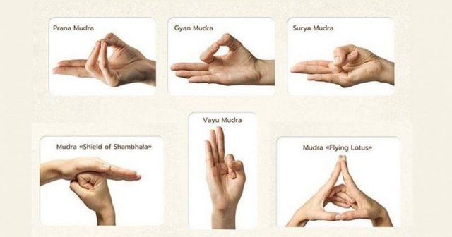 8-hand-signs-yoga-masters-use-get-rid-migraines-anxiety-depression-1-768x403.jpg