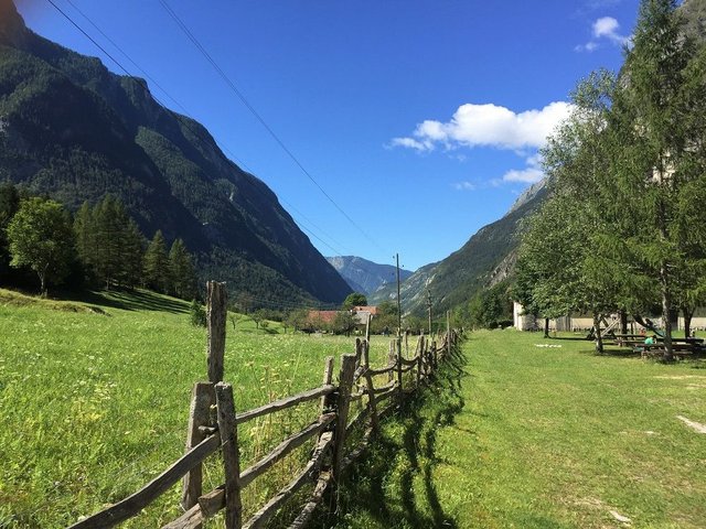 Trenta valley, Slovenia.jpg