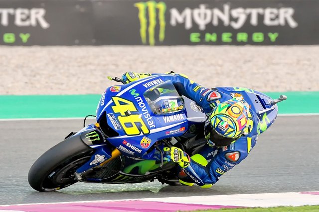valentino-rossi-2702100_1280.jpg