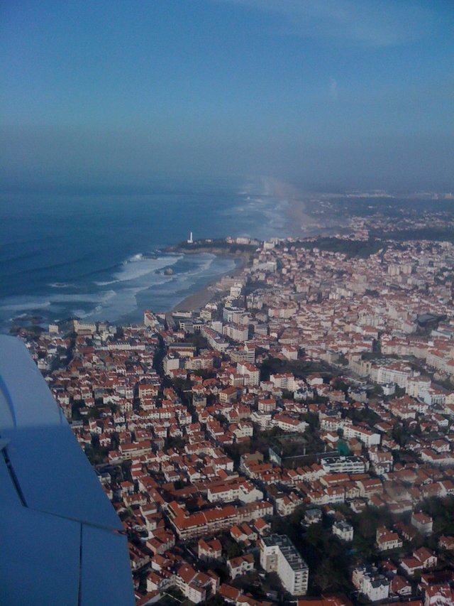 Flight_Biarritz_V2.jpg