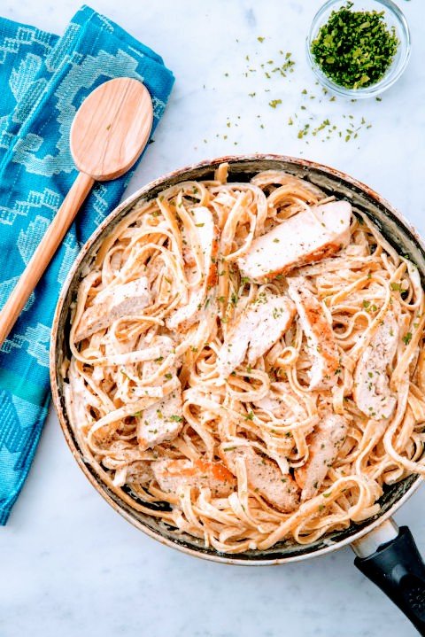 gallery-1497458719-delish-one-pot-chicken-alfredo-1024~2.jpg